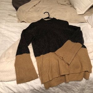 Cute two toned sweater!